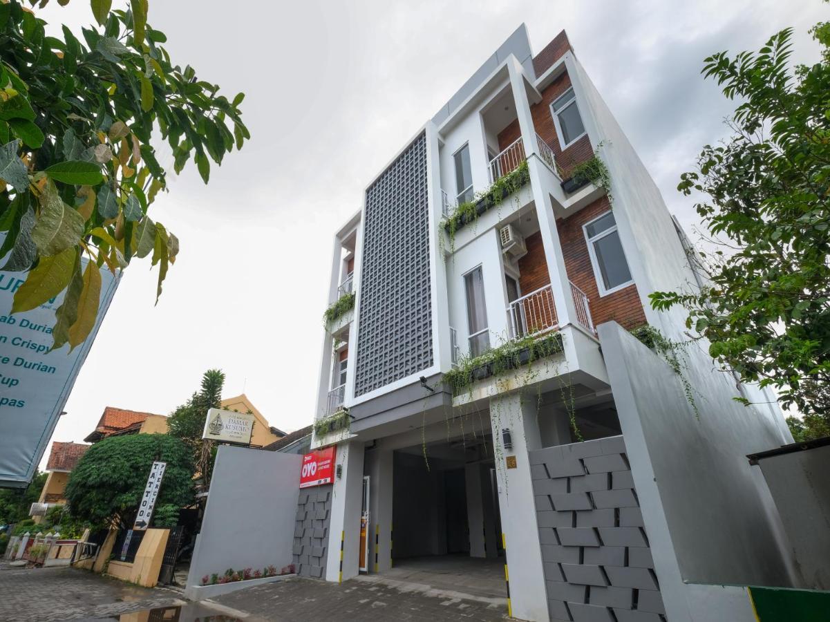 Super Oyo Collection O 90023 Damar Kusumo Guest House Maguwo Екстер'єр фото